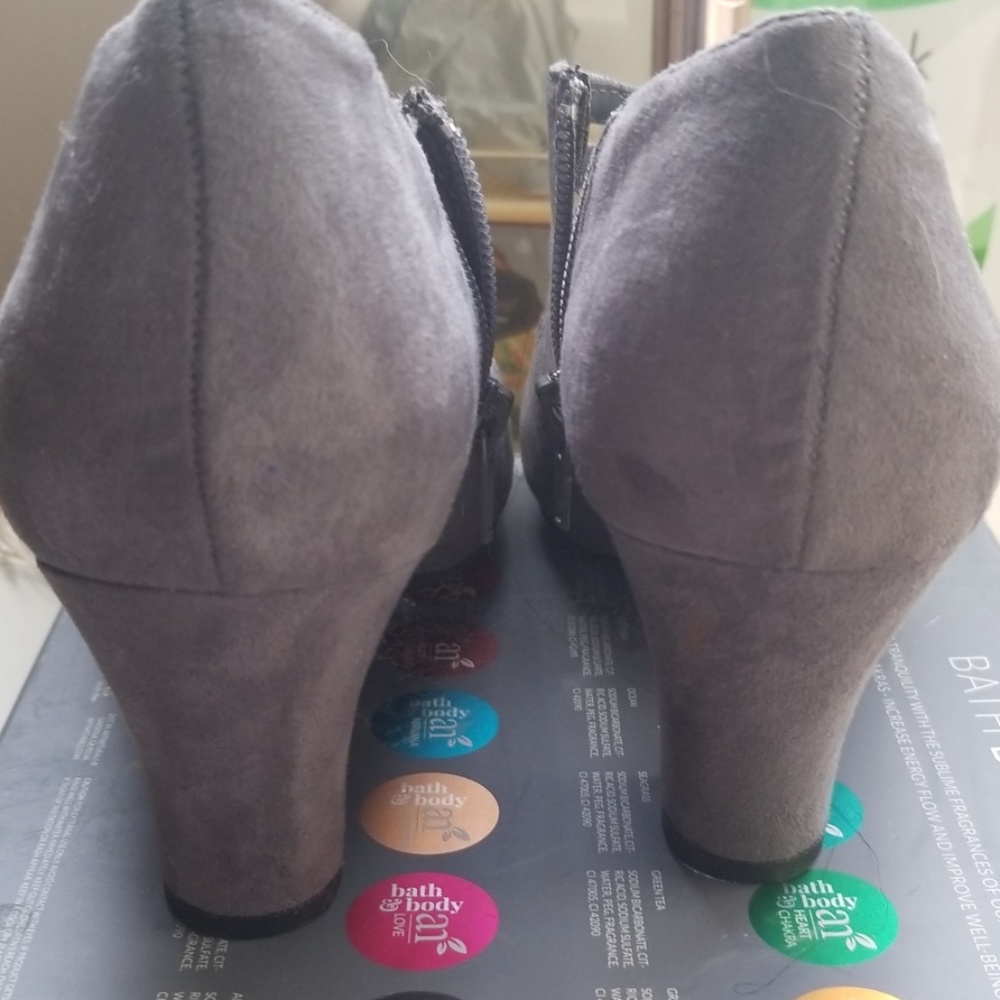 Booties - Picture 3 of 6